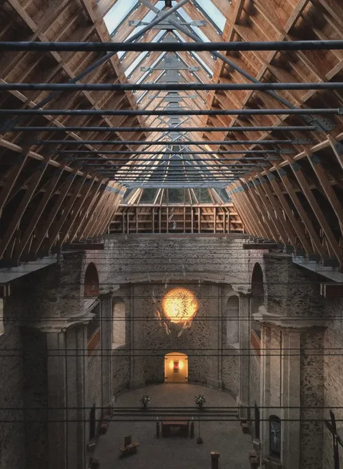 roofless church